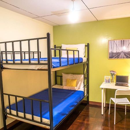 Chan Cha La 99 Hostel Bangkok Exterior photo