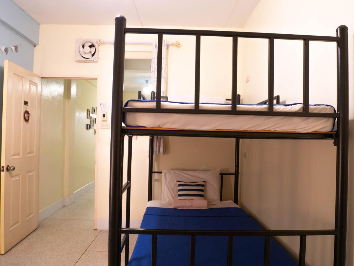 Chan Cha La 99 Hostel Bangkok Exterior photo