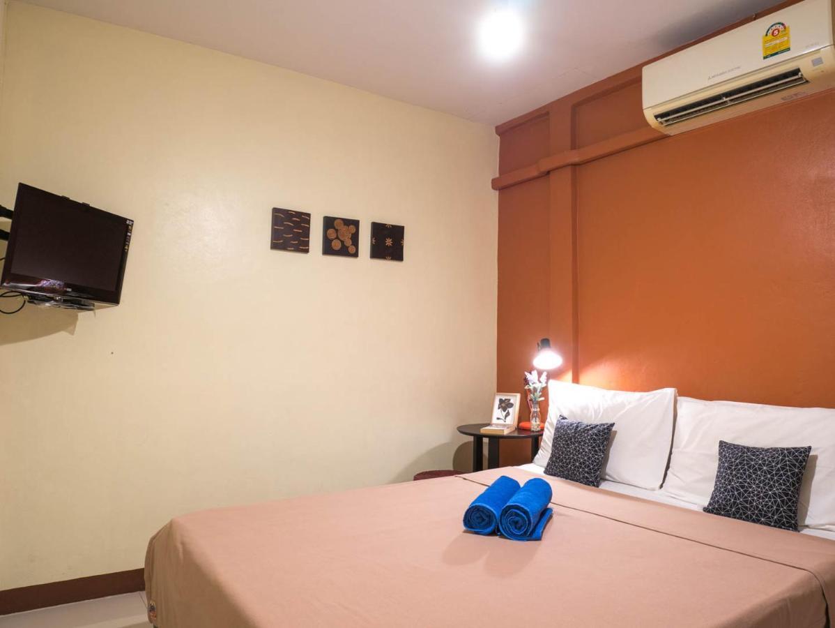 Chan Cha La 99 Hostel Bangkok Exterior photo