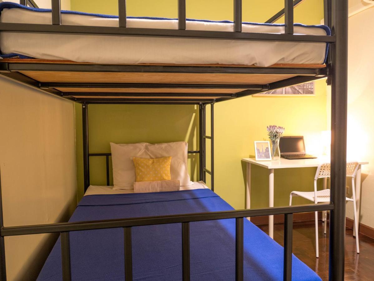 Chan Cha La 99 Hostel Bangkok Exterior photo