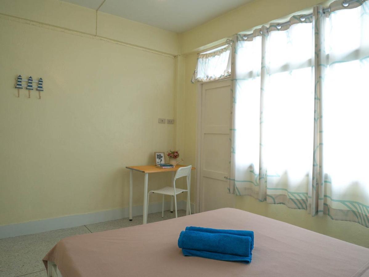 Chan Cha La 99 Hostel Bangkok Exterior photo