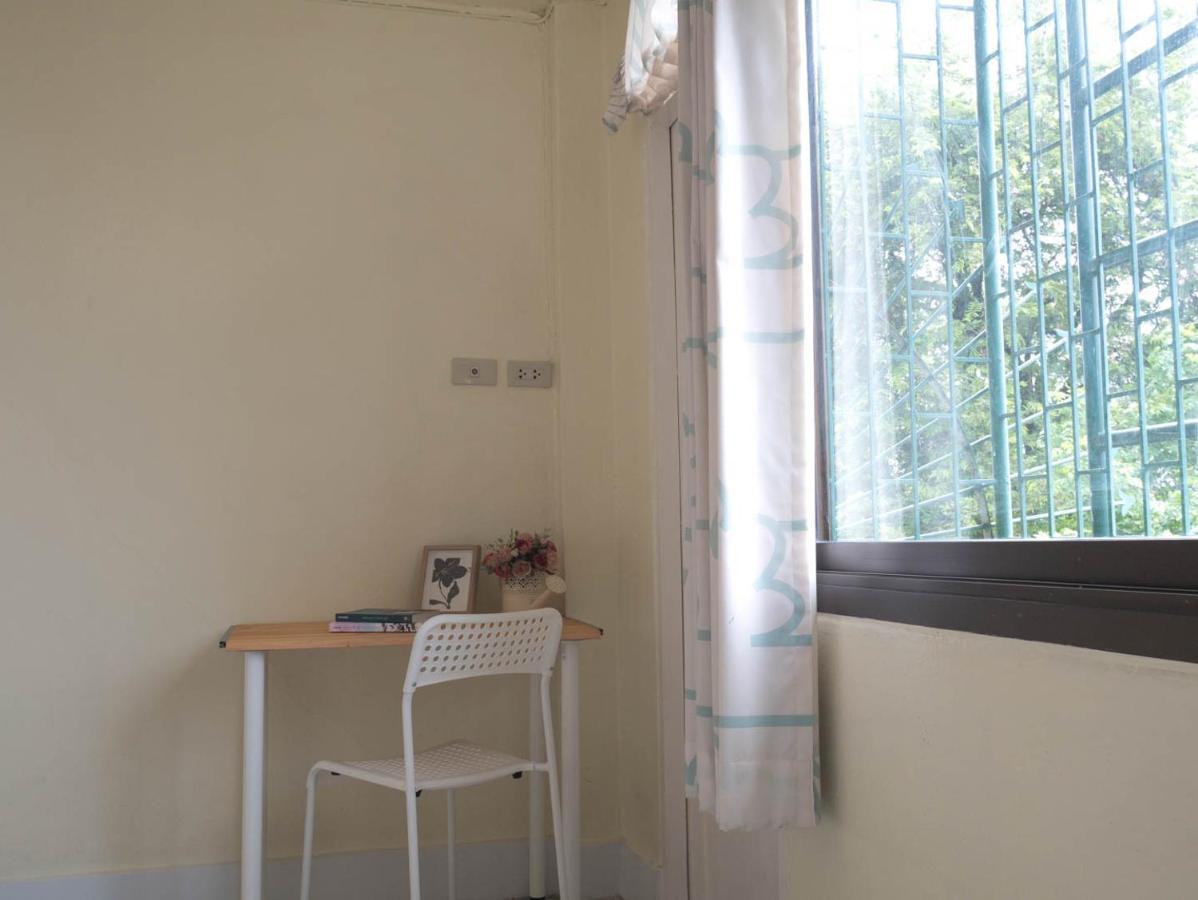 Chan Cha La 99 Hostel Bangkok Exterior photo