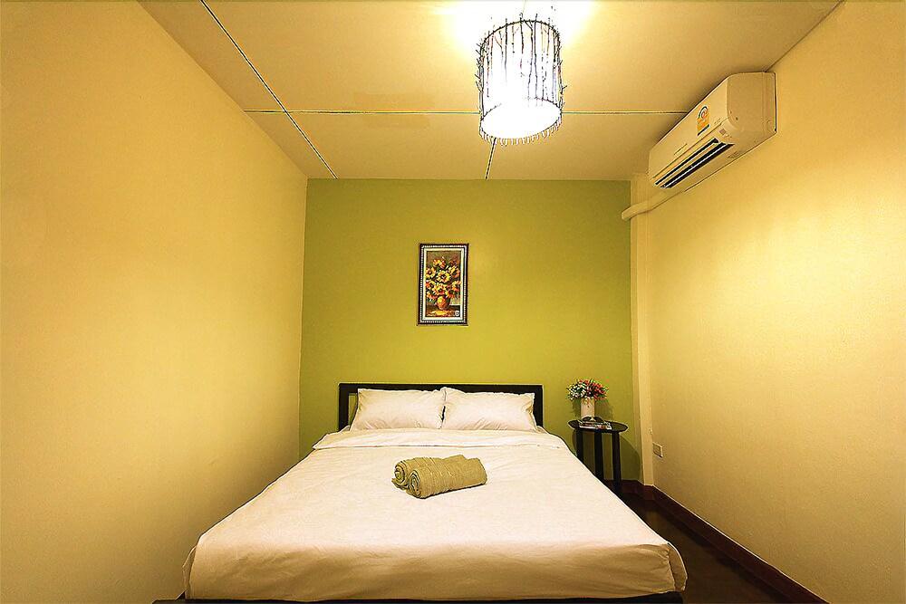 Chan Cha La 99 Hostel Bangkok Exterior photo