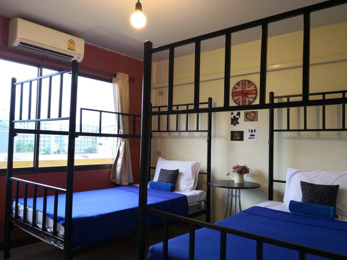 Chan Cha La 99 Hostel Bangkok Exterior photo